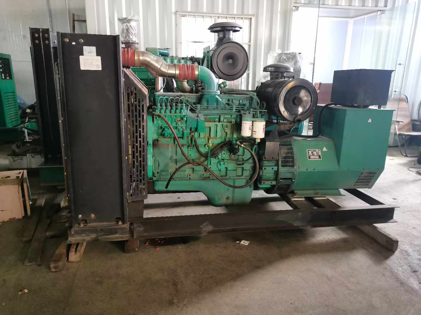 白朗发电机租赁如何确定电缆的承载电流是否在安全范围内？