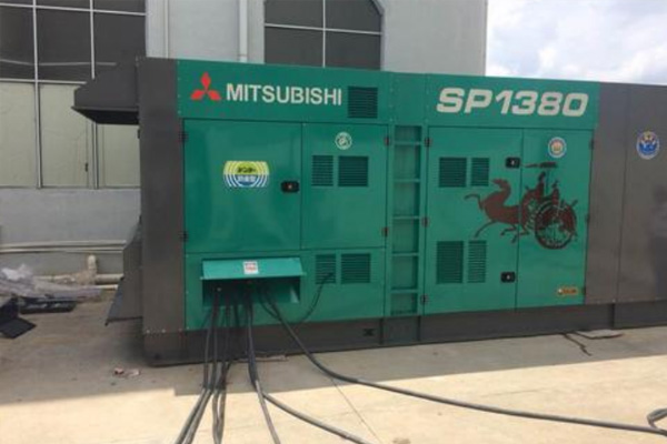 白朗为什么有些柴油发电机组的输出电压可以调节？