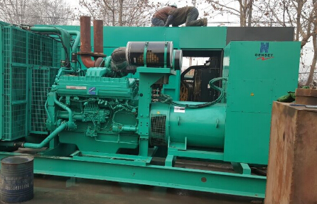 白朗发电机组如何判断水冷式机油散热器内部是否需要清洗?